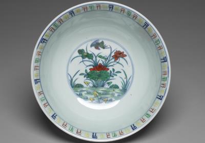 图片[3]-Large bowl with lotus pond and mandarin duck decor in “tou-ts’ai”, Ch’eng-hua mark-China Archive